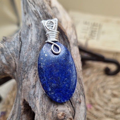 Pendentif Lapis-Lazuli artisanal – Talismans des Anciens Royaumes