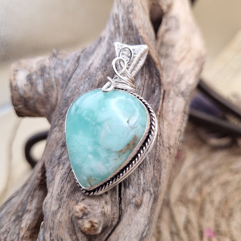 Pendentif Chrysoprase artisanal – Talisman des terres verdoyantes