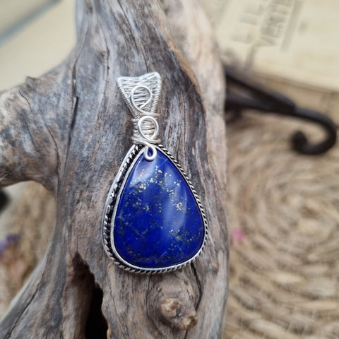 Pendentif Lapis-Lazuli artisanal – Talisman des Ciels Sacrés
