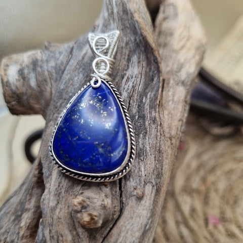 Pendentif Lapis-Lazuli artisanal – Talisman des Ciels Sacrés