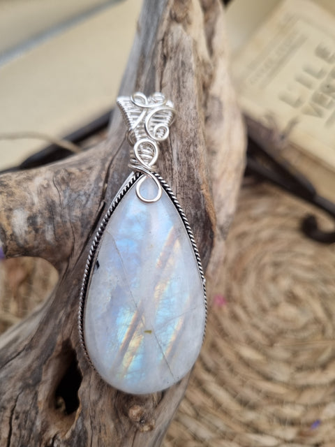 Pendentif Pierre de Lune Arc-en-Ciel (Péristérite) artisanal – Beauté Glacée