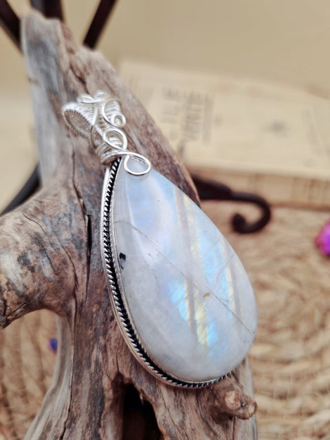 Pendentif Pierre de Lune Arc-en-Ciel (Péristérite) artisanal – Beauté Glacée