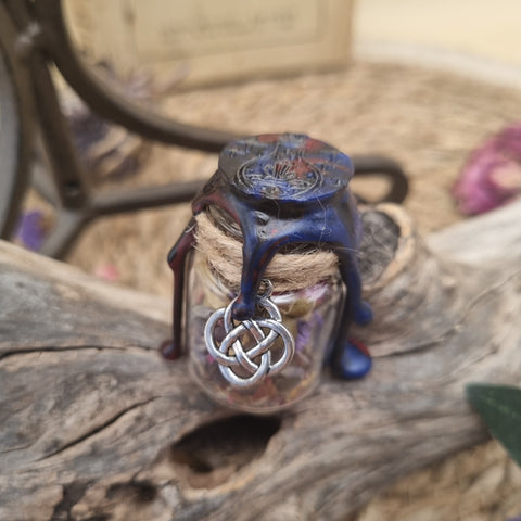 Spell Jar de Protection & Apaisement – Création artisanale en pierres et plantes