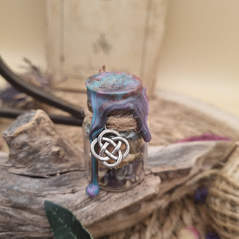 Spell Jar Protection & Harmonie – Création artisanale en pierres et plantes 🌙