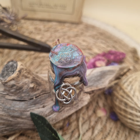 Spell Jar Protection & Harmonie – Création artisanale en pierres et plantes 🌙