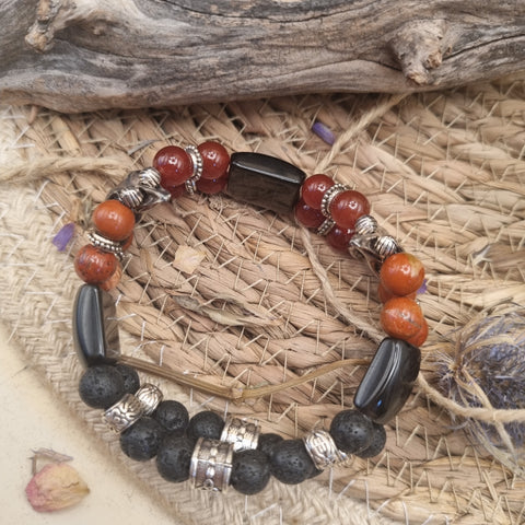 “Les Corbeaux du Feu Noir” – Bracelet double Cornaline, Jaspe rouge, Pierre de lave & Obsidienne argentée