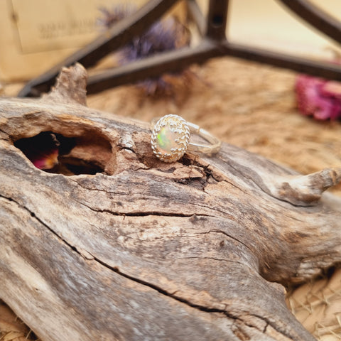 ✧ Bague Opale de Welo — Goutte des Forêts Anciennes ✧