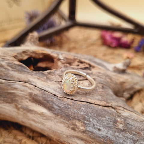 ✧ Bague Opale de Welo — Goutte des Forêts Anciennes ✧