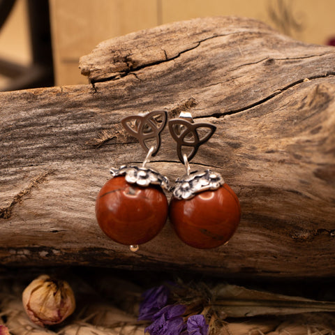 “Les Pierres des Trois Mondes” – Boucles d’oreilles Jaspe & Triquetra