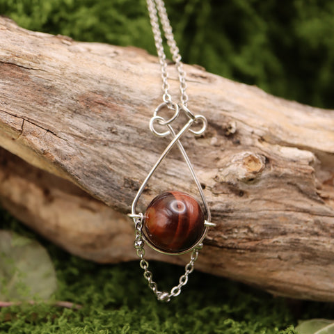 🔥 Pendentif « Braegor » — Le Cœur du Dragon Rouge